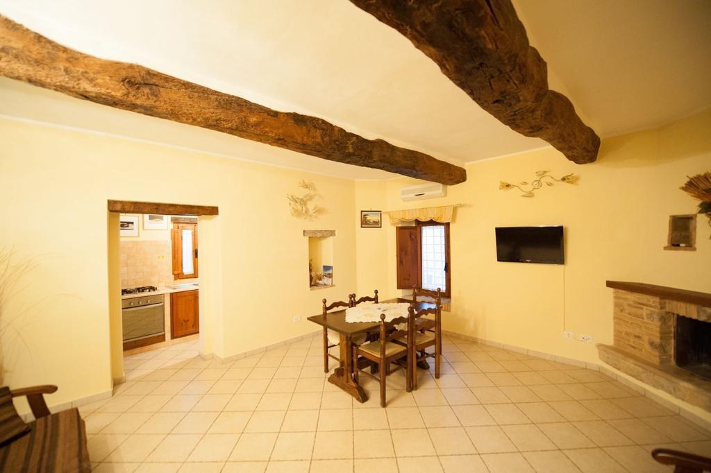 Bed And Breakfast Mblo Fondi Exterior foto