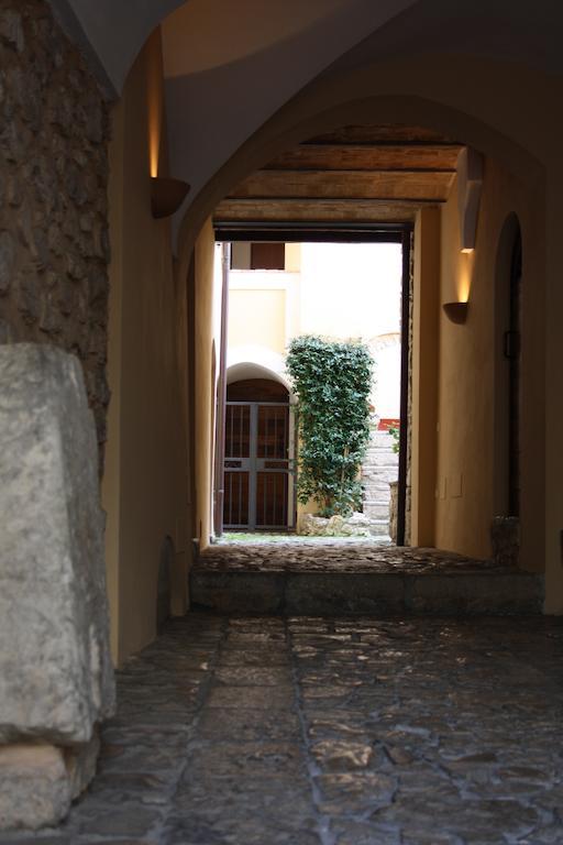 Bed And Breakfast Mblo Fondi Exterior foto
