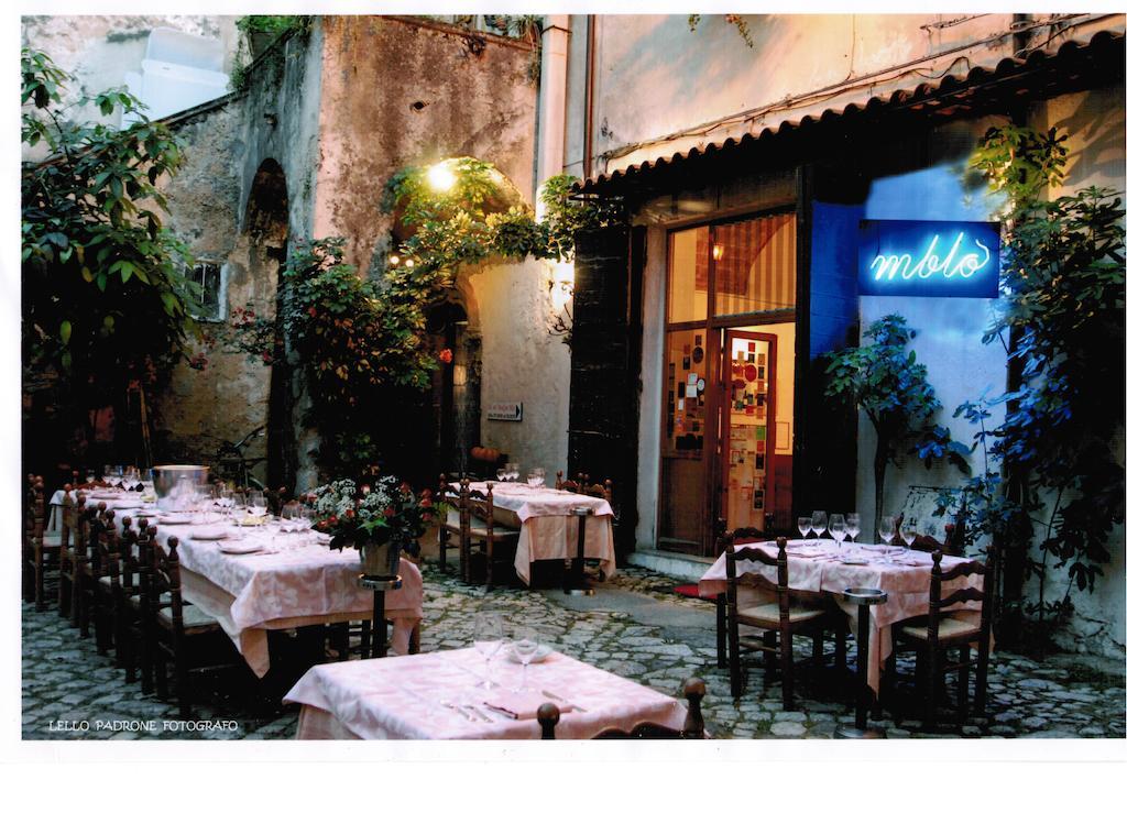 Bed And Breakfast Mblo Fondi Exterior foto