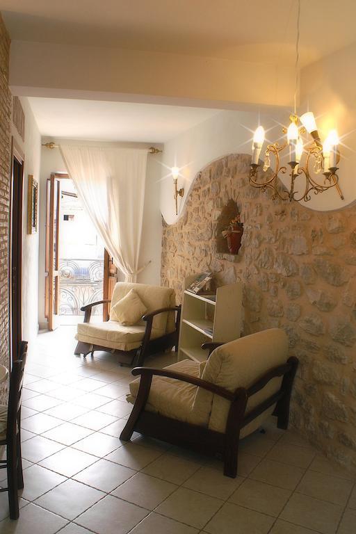 Bed And Breakfast Mblo Fondi Exterior foto